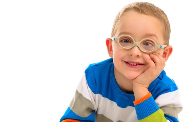 Cute-smiling-boy-with-glasses-1280x480-640x427.jpg