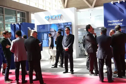 حضور گروه خسرو مدیسا طب در ایران مد 2024 + ویدیو — ۴۰