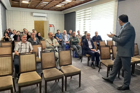 کارگاه معرفی کاربردهای تکنولوژی دستگاه های ENVIROLYTE در ارتقاء سطح بهداشت آب واحدهای پرورش طیور — ۳